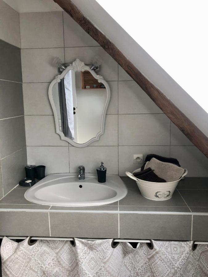 Teloché Chambre Double Avec Sdb Privee Au Milieu Des Champs 아파트 외부 사진